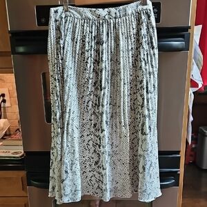 EUC J. Crew Black and White Snake Print A-Line Skirt